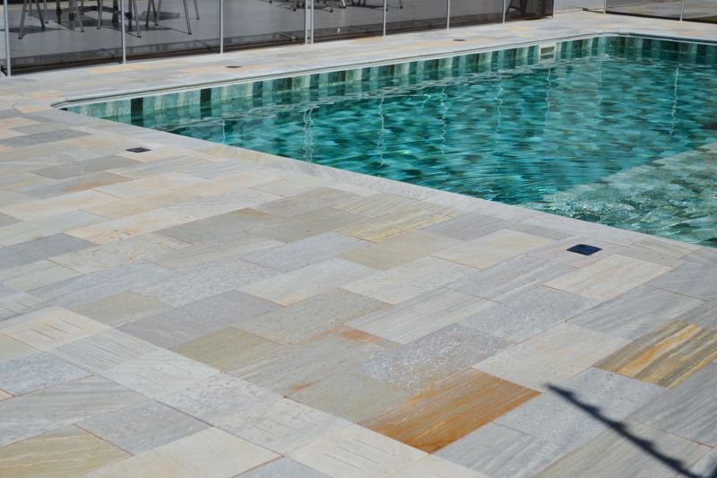 Galeria bordas-e-pedras-para-piscina